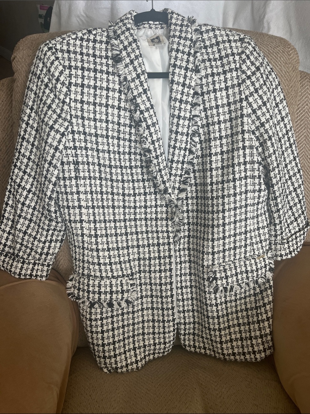 Anne Klein Black and White Houndstooth Tweed Blazer